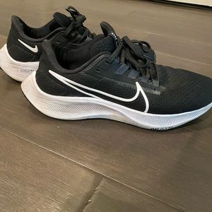 Nike Air Zoom Pegasus 38 Women’s Running Shoe Black/White